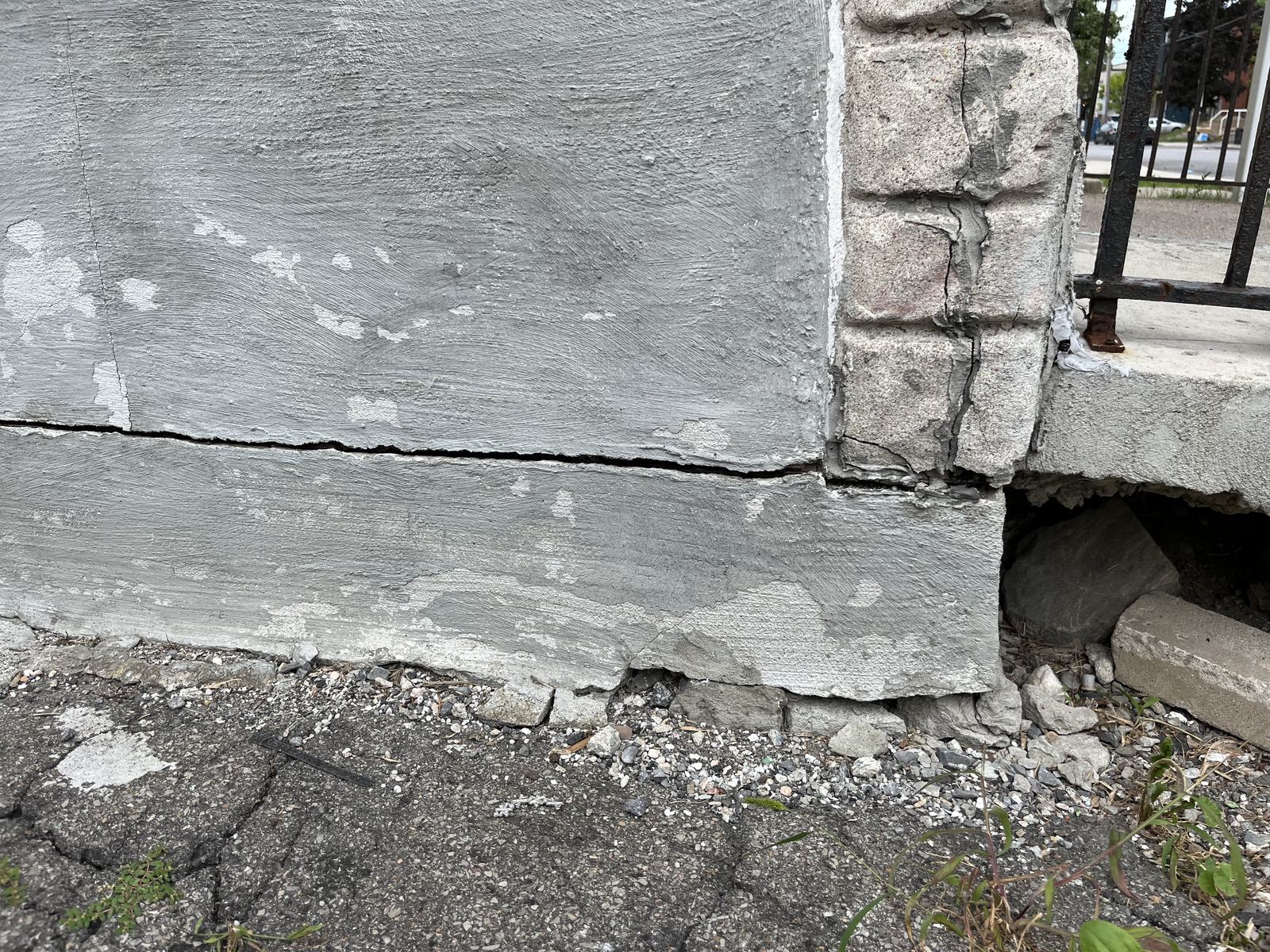 Horizontal foundation crack found during a home inspection in Vanier, Ottawa